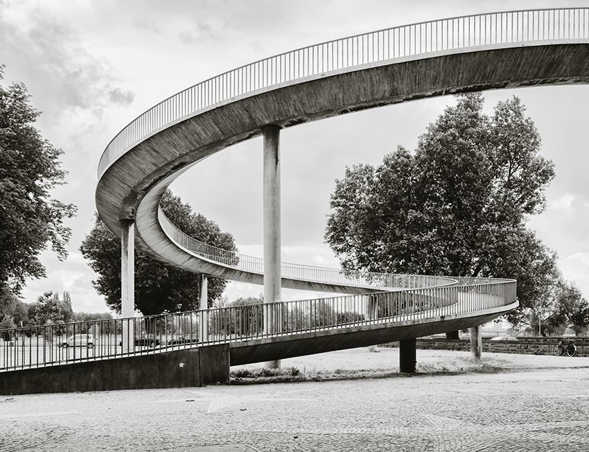 Theodor-Heuss-Brücke, auskragender Gehweg, Düsseldorf 2022